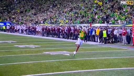 Oregon’s Kenyon Sadiq is a freak athlete 
