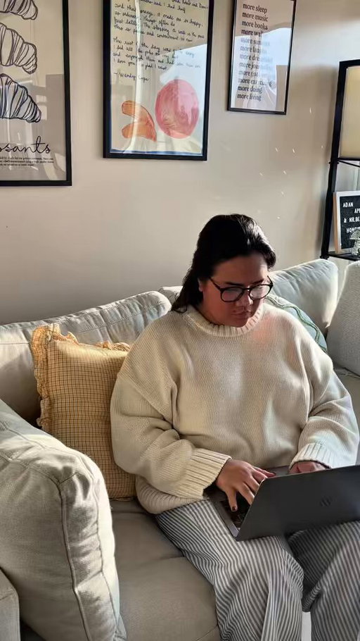 I went from hustling part-time jobs till 11pm in snowstorms… to working from home and earning triple what I used to. All from UGC. Life is unreal. ✨

💌 helloaprilyu@gmail.com
.
.
.
#ugc #UGCcreator #ugccommunity #ugccreatorsneeded #ugcopportunity #UGC #ugcthatsfuntowatch 