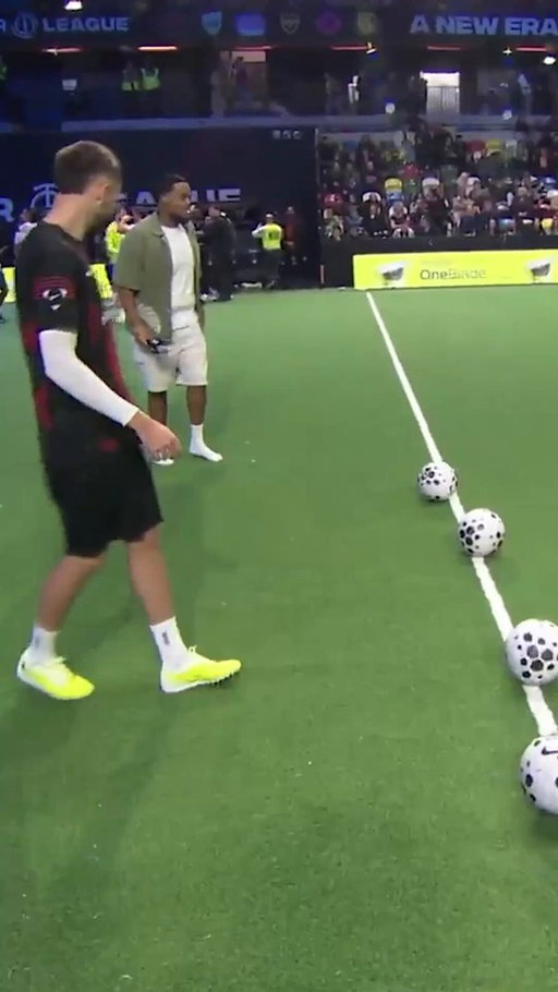 CHUNKZ HITS THE CROSSBAR TO WIN HALF PRICE TICKETS FOR EVERYONE!!! 🎟️ 