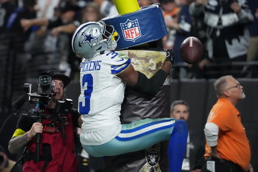 George Pickens 17 game pace...

141 targets
99 receptions
1,544 receiving yards
12 touchdowns

The Cowboys really got him for a 3rd and 5th round pick 🤯 