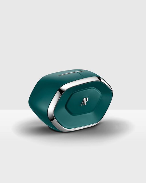 Innovating with Dubai Future Labs.

After 2 years in development with @DubaiFuture, we present a revolutionary setting box that automatically sets our latest 41 mm Royal Oak Perpetual Calendar equipped with the Calibre 7138. Combining the mechanical precision, advanced robotics and user-centric AI of Dubai Future Labs with our heritage codes, this cross-disciplinary collaboration pushes the boundaries of traditional watchmaking further and elevates the user experience by simplifying complications.

Presented for the first time during Dubai Watch Week 2025, Dubai Mall, Burj Park​.

Discover more: https://t.co/VEALhnUVlz

#AudemarsPiguet #AP150 #DubaiFuture #DubaiWatchWeek2025