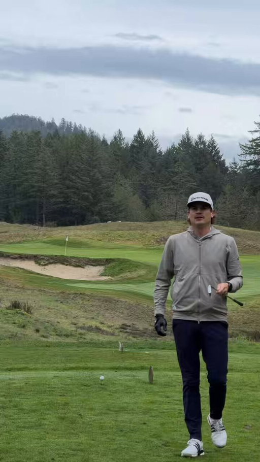 9 Holes using an old Wilson 2 iron (BUTTER KNIFE 🧈) only. 