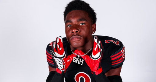Three-star RB Lamarcus Bell from Lake Oswego, Ore., tells me he won't take an official visit to Oregon this weekend and will stick with his Utah commitment.

@mtorressports / @JHopkinsSD 