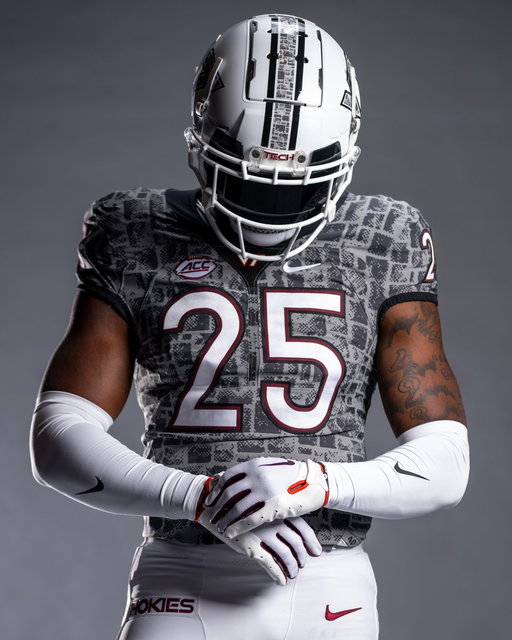 Heard y'all wanted to see our Hokie Stone uni up close and personal 👀 