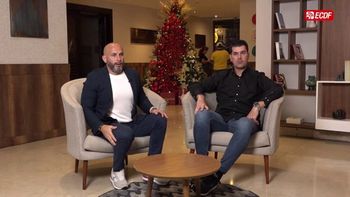 🤔🔥 ¿POR QUÉ ES TAN DIFERENTE LA OPINIÓN PROFESIONAL CON LA DE LA HINCHADA? 🖤💛

📌 Ismael Rescalvo, DT de #BarcelonaSC, habló sobre los halagos recibidos por César Farias, Ariel Holan y Pool Gavilánez

Mírala completa: https://t.co/VR7Dywnnt0 