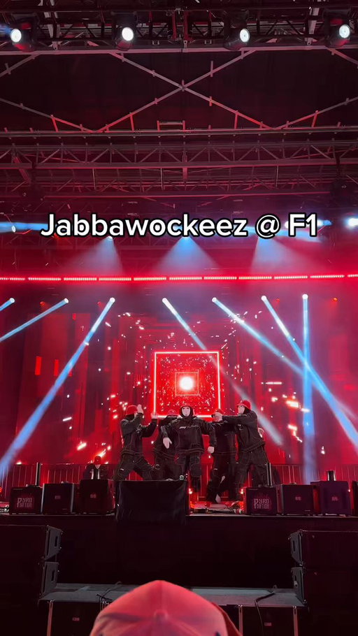 Jabbawockeez kicking the night off at @F1LasVegas 