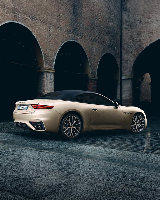 The roar is deeper. The color is bolder. The experience is pure Maserati. The GranCabrio Meccanica Lirica One-Off. 
#MaseratiFuoriserie #MaseratiGranCabrio #Maserati 