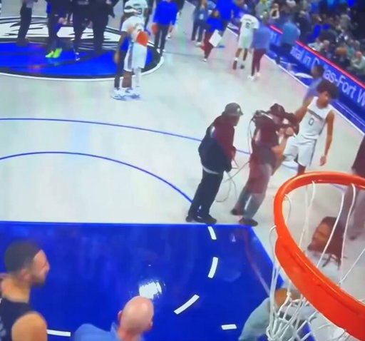 Klay Thompson on his exchange with Ja Morant:

“Nothing of intelligent depth. It was really just running his mouth, and he’s been running his mouth for a long time, and it’s funny to run your mouth when you’re on the bench. It’s kinda the story of his career so far… He’s just been letting a lot of other stuff get in the way of that…When you’re a star, it comes with great responsibility, and I hate to see that go to waste.”

(via @JoeyMistretta_)