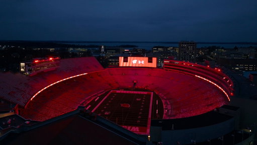 A partnership built to 𝐉𝐮𝐦𝐩 𝐀𝐫𝐨𝐮𝐧𝐝.
Ten years down. Ten years ahead.
@UnderArmour  x Wisconsin Athletics

🔗| https://t.co/npgyP5l0Es 