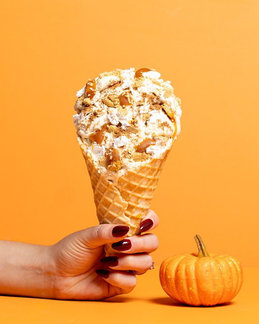Hey pumpkin! Fill up your cup with this season’s fav: Pumpkin Spice Up Your Latte Creation™! Pumpkin Spice Latte Ice Cream, Graham Cracker Pie Crust, Caramel, Whipped Topping &amp; Pumpkin Pie Spice 🎃☕🥧✨ 