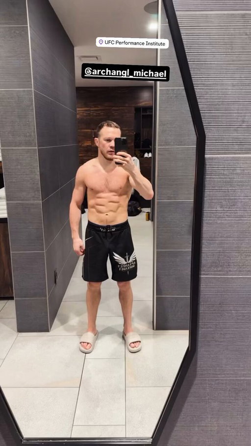 Petr Yan appears insanely jacked heading into his December 7th championship fight with Merab🔥😮‍💨

Via: @PetrYanUFC 