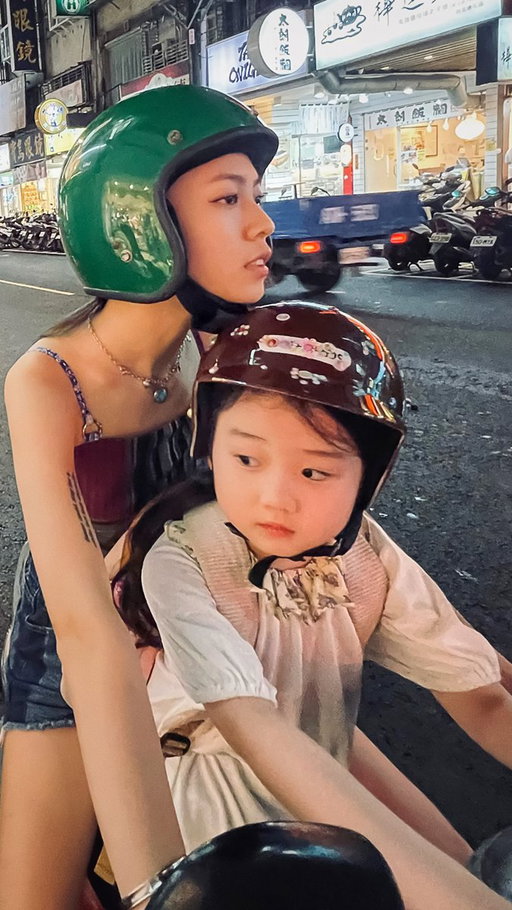 Meet the Devil Hand. Left-Handed Girl is now playing on Netflix!

Written and directed by Shih-Ching Tsou, and produced by Shih-Ching Tsou and Sean Baker. Starring Shih-Yuan Ma, Janel Tsai, and Nina Ye. 