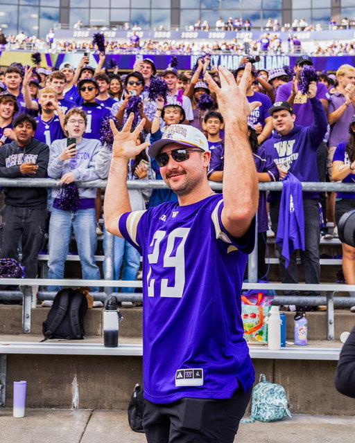 We heard a good friend of ours may be returning to Montlake tomorrow for gameday 👀🔱

#GoHuskies x @UW_Football 