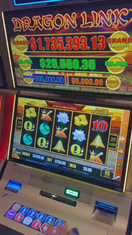 I did a $375 spin by accident! #gambling #casino #money #comedy #slots 