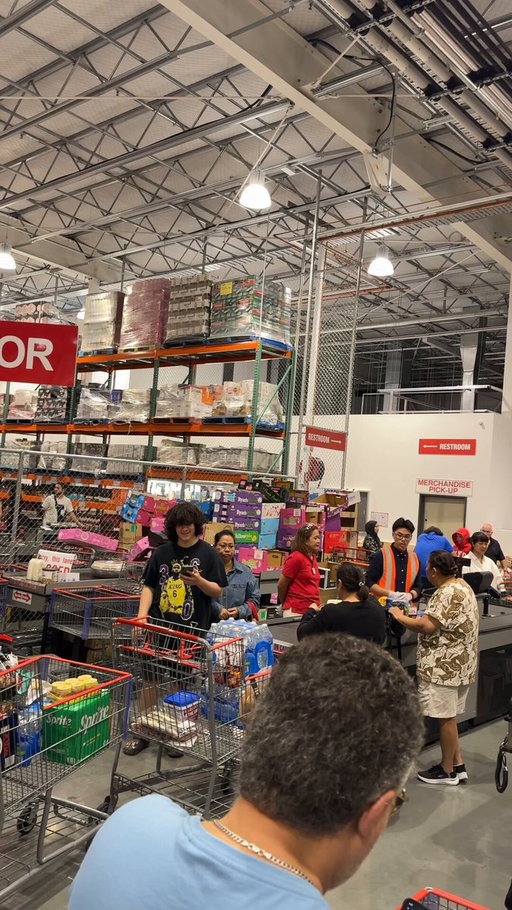 Did you know that the world's busiest Costco makes more money than most publicly traded companies?

Over $400 million per year.

And you'll never guess where it's located...

Some mind bending stats:

- Nearly 1 in 4 local residents have a membership here

- Hotels buy so many towels here that certain SKUs are permanently overstocked

- On holidays the line to get in has wrapped all the way through the parking lot and into the street

- It’s one of the only locations that has to adjust shelf stocking to account for humidity and ocean-air corrosion

- Some tour groups literally add “Costco stop” as an attraction for visitors

- At peak times you can wait 20 to 40 minutes for fuel

- Where is it? Oahu, Hawaii. Hawaii’s isolation means businesses literally depend on this store to operate

- It was the first Hawaii location, opening in 1988

- Because of island supply issues, this Costco moves through far more bottled water per day than almost any other US location

- Even the food court does mainland numbers despite being 2,400 miles away from the nearest Costco distribution hub

I freaking love Costco, and boy do I freaking love capitalism even more.