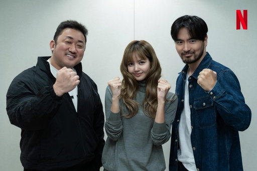 전쟁 고아로 자란 용병 타이고가
납치된 리아를 구하기 위해 펼치는 리얼 액션 미션!

마동석, 이진욱, 라리사 마노반 (리사), 캐스팅 확정.
<익스트랙션> 세계관의 액션 블록버스터 영화 <타이고>, 오직 넷플릭스에서. 