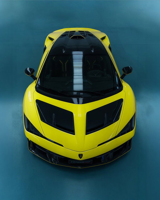 Lamborghini Fenomeno redefines exclusivity.
29 units. 1,080 CV. The most powerful V12 in our history, combined with three electric motors. Pure expression of Lamborghini DNA. 
