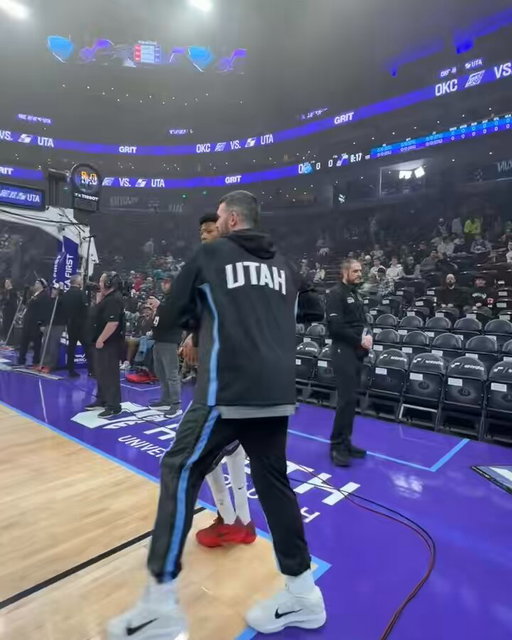 gotta teach the rook the ropes 😂🕺

(need the shimmy at the end @AiriousB 👀) 