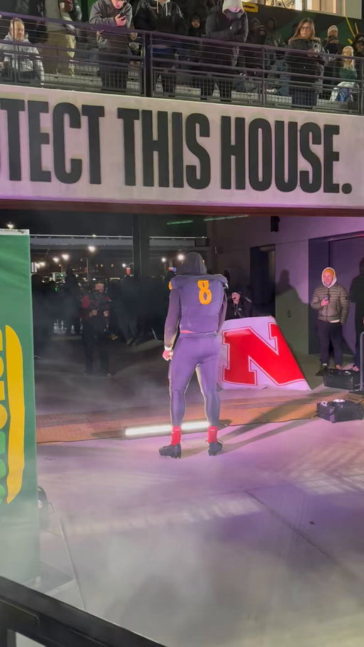 Video behind the scenes of @jaydentravers44 committing to Nebraska tonight 