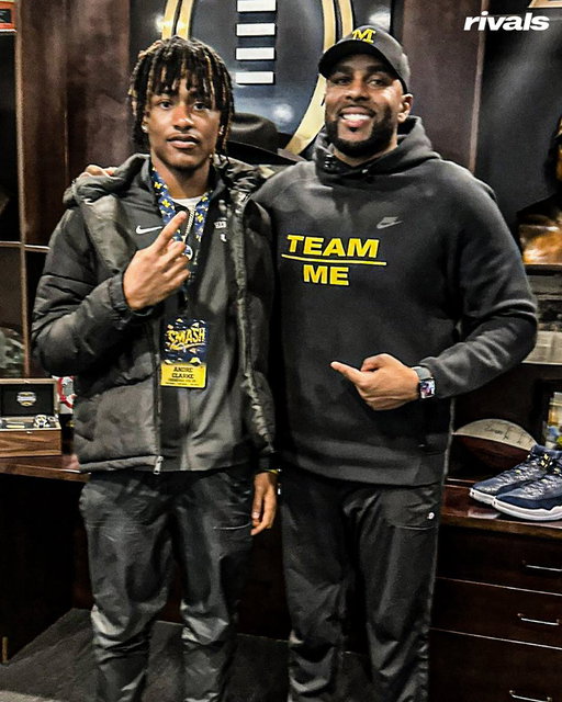 Michigan 4-star safety signee Andre Clarke on the Wolverines firing head coach Sherrone Moore: 

“Time will tell on what I’ll be doing because coach Moore and staff were a huge reason for my commitment.” 

(via @ChadSimmons_) 

More: https://t.co/fWuBEKJM6d 