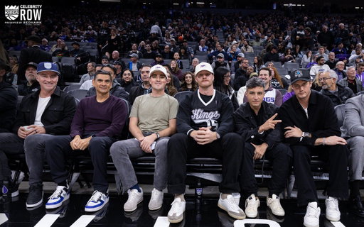 🤩

Celebrity Row presented by @RedHawkCasino 