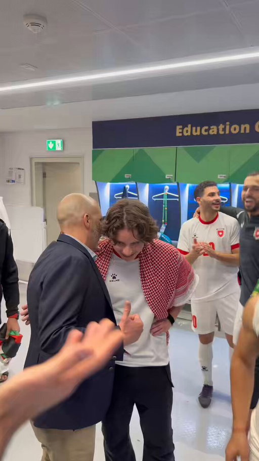 فرحة النشامى ❤️🇯🇴

#معك_يالنشمي 