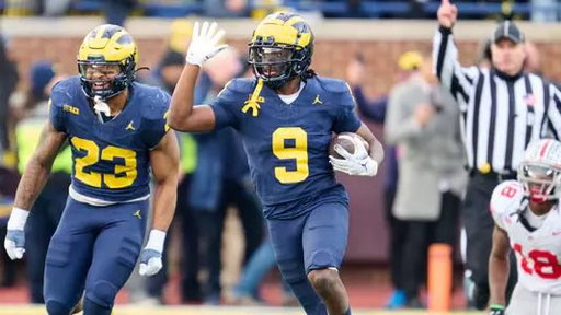 Michigan star fifth-year safety Rod Moore, who was limited to three games this year while working back from a knee injury, is expected to be able to return to college for another season pending final NCAA clearance, a source tells @CBSSports.

Two-time All-Big Ten selection. 