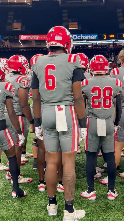 No 1 TE Ahmad Hudson leading Ruston to a fourth consecutive state title game appearance

https://t.co/HvnGpPElK9 