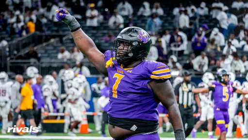 No. 1 DL Big Rich Anderson caps a stellar run at Edna Karr with 27 consecutive wins and a second straight Division I title

He enrolls at LSU next month ... "We’re gonna have a lot of fun at LSU, so I joined the Lane Train.”

More: https://t.co/v78YjEOKnL 