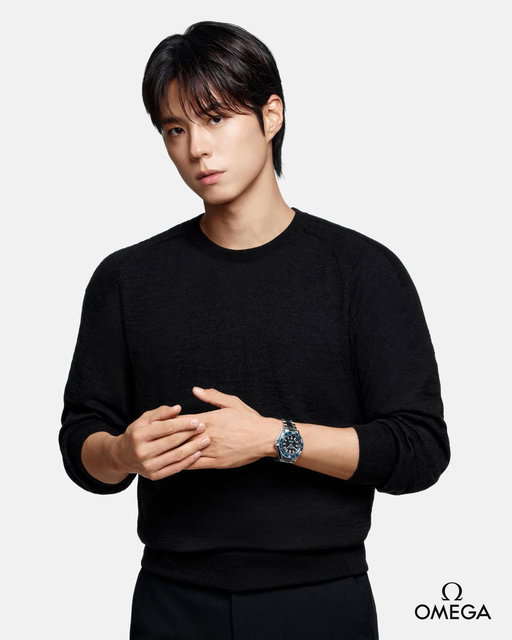 OMEGA welcomes Park Bo-gum as global brand ambassador. The award-winning Korean actor wears the new Seamaster Planet Ocean in stainless steel with a ceramic bezel ring in blue.

#OMEGA
#OMEGAMyChoice 