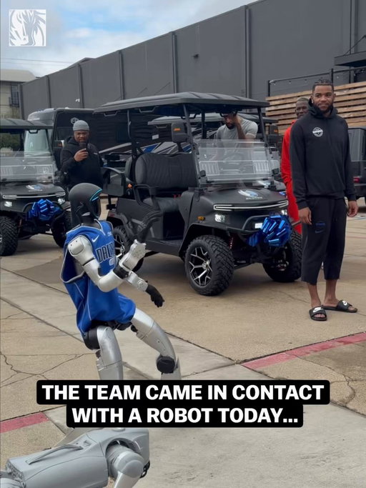 We had a very interesting day today 💀🤣🤖

@KyrieIrving // #MFFL 