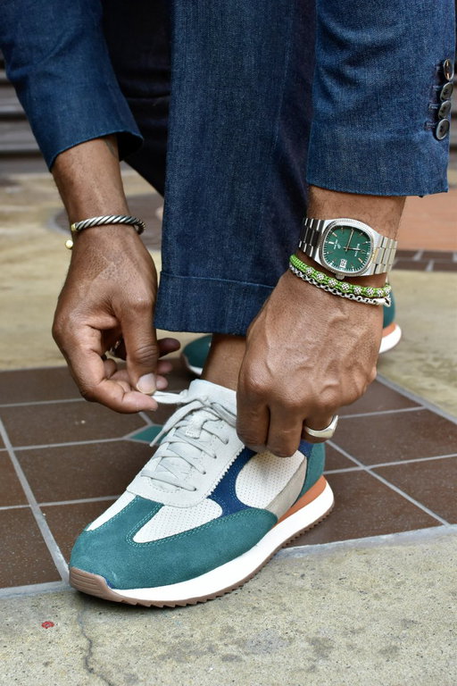 2025 Was The Year Of The Retro Runner and the @JohnstonMurphy Chase Is One Of Our Standouts!

Read More — https://t.co/qsi45U2HQQ

#mensstyle #sneaker #style 