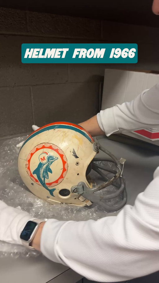 Went into the archives and found this helmet from 1966 📂 
