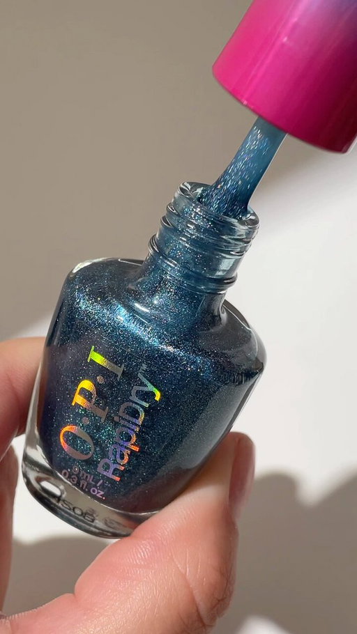Kiss glove and scarf smudges goodbye with these quick-drying shades from RapiDry. 🧤🧣 Shop RapiDry now at @walgreens. 🛒

Shades:
All Dry n' Mighty
Ring the Alarm
Cheers to No Smears
Impromptu You
Snap Your Fingers
Skip a Beet 