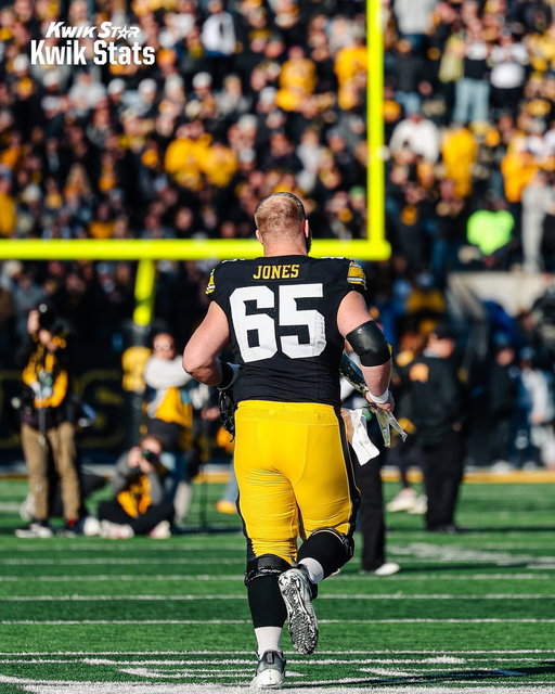 Logan Jones 🤝 Kaden Wetjen

7 years with a consensus All-American - the longest active streak in the country.

@HawkeyeFootball x #Hawkeyes 