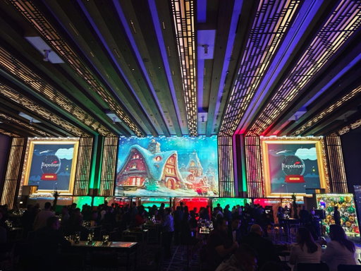 ImagineNowStudios amazed us with a stunning projection-mapping installation at JW Marriott Monterrey for @exp_official Christmas celebration! 🎄 3 Christie D20WU-HS projectors created a vibrant holiday atmosphere. #ProjectionMapping

Photo credit: Omar Serna 