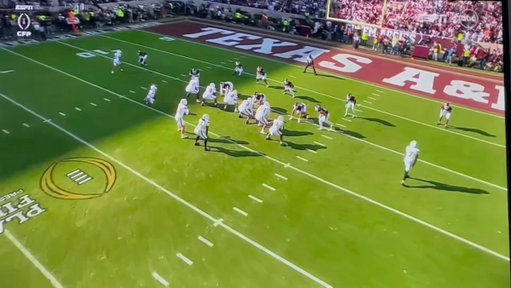 When Miami needs it most, Malachi Toney comes through. He’s having an all-time freshman season for the Hurricanes. CJ Daniels blocking today has been huge, too

And we cash my favorite TD bet of this game for @SBRReview (+100) 