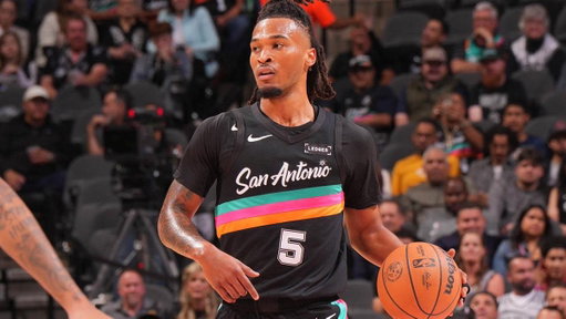 STEPHON CASTLE TONIGHT:

18 PTS
5 REB
11 AST
3 STL
9-13 FT

CASTLE DOING A BIT OF EVERYTHING TONIGHT! 