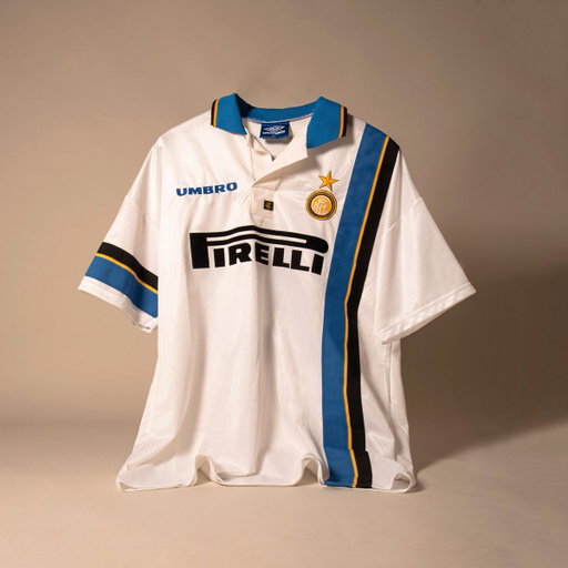 Inter 1997 Away by Umbro | Ronaldo 🇧🇷

The shirt he was wearing when he scored his first goal for the club. 
