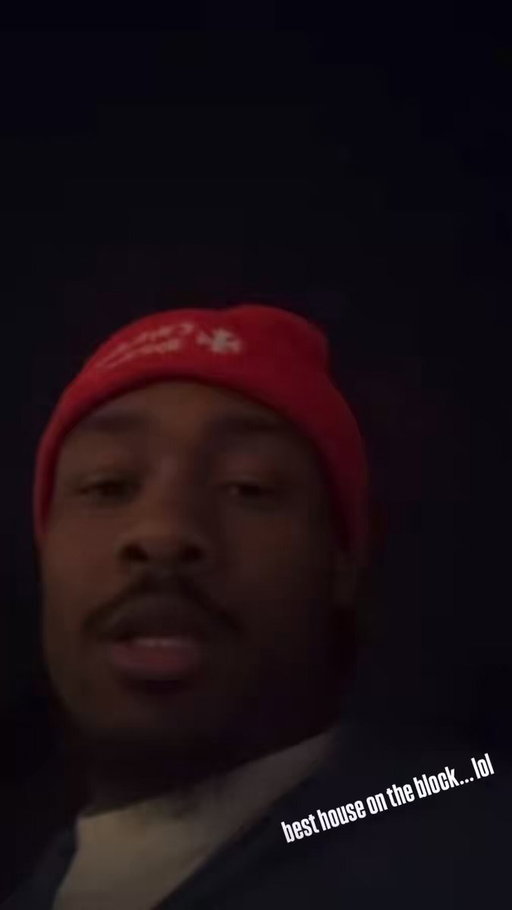 Stefon Diggs appreciates being able to light up his house with Christmas decorations.

“I didn’t have all this growing up.”

🎥: Diggs Ig | #NEPats 