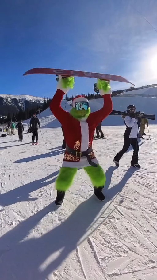 he's a mean one, smooth tho 🤌

via johnathanbuckhouse on IG

#XGames #Snowboarding 