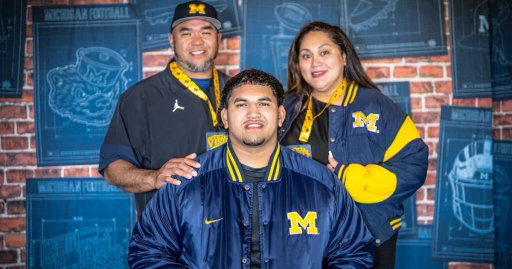 Four-star OL Malakai Lee's family gives a big thumbs up to coach Kyle Whittingham getting the Michigan job:

https://t.co/1ObT632FXE 