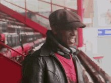Manchester United fans seeing Malacia about to come on  