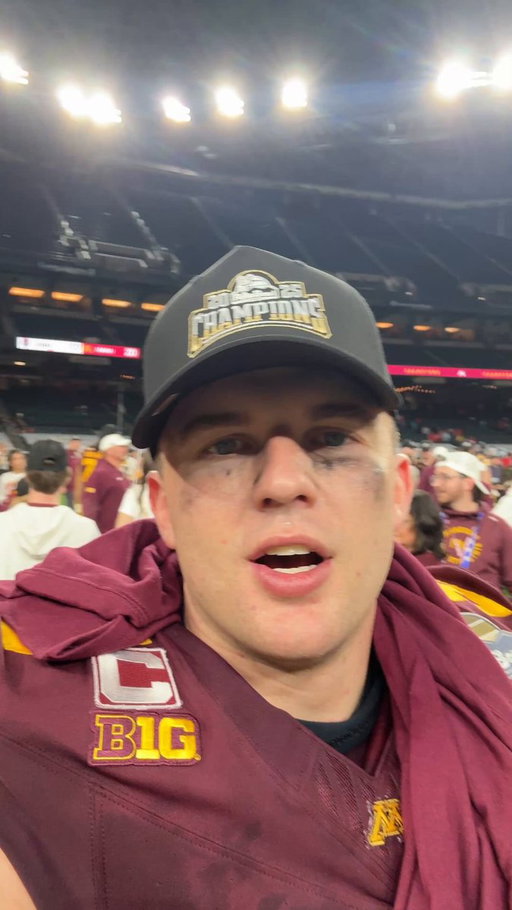 One final message to the Minnesota faithful from @derik_lecaptain 〽️💛

LeCaptain played in his program record 63rd career game tonight at the @RateBowl 

#RTB #SkiUMah #Gophers 