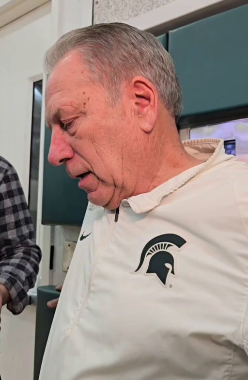 Tom Izzo on James Nnaji enrolling at Baylor:

"I'm a little surprised. I've got a call in to Scott (Drew). I'm anxious to see what he tells me. If we're dipping into guys who were drafted to the NBA... shame on the NCAA. And shame on the coaches, too" 😳
