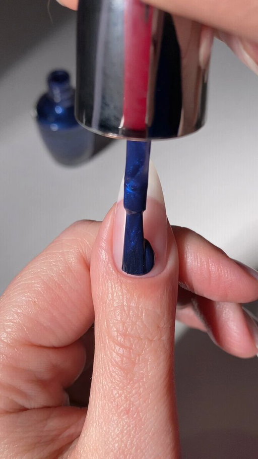 Too-delish-to-miss 💙✨ Sneak-a-Blue Candy is a shimmery blue winter nail polish available exclusively in Infinite Shine. 
