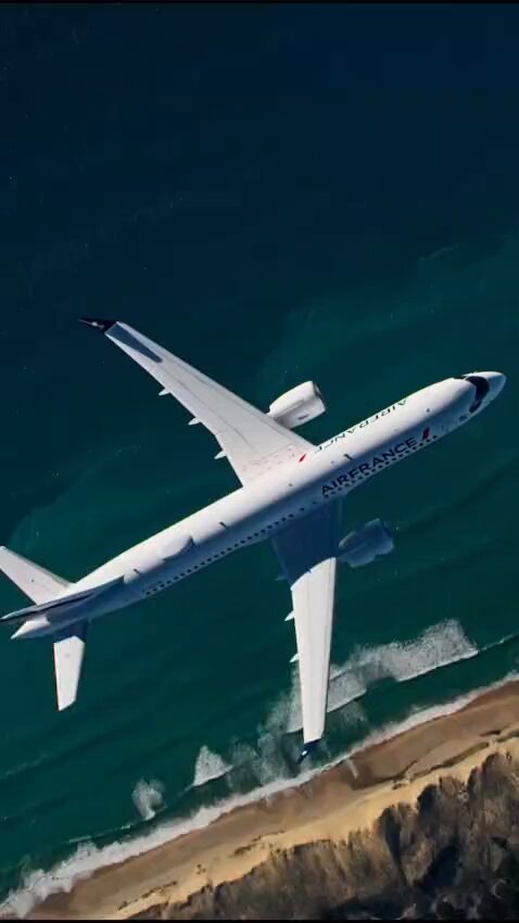 Ensemble, envolons nous vers 2026.
Très belle année à tous, pleine de découvertes avec Air France !
https://wwws.airfrance.fr/ 