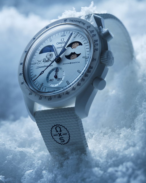 Tomorrow’s snow in Switzerland is guaranteed. That means MISSION TO EARTHPHASE - MOONSHINE GOLD Cold Moon will shine bright in all Swatch stores featuring the Bioceramic MoonSwatch Collection.
#MoonSwatch #OMEGAxSwatch #Swatch
https://t.co/yTF5dfwI2M 