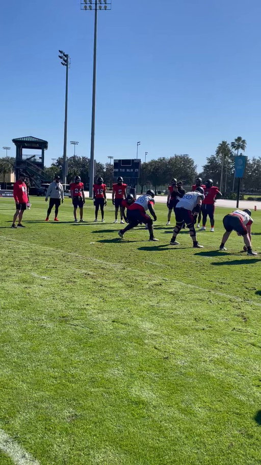 Very impressive 1on1 session from 5-star LSU signee Lamar Brown @UANextFootball. Took reps at OL/DL and showed off the elite athleticism/versatility. Here he is handing Oregon OT signee Immanuel Iheanacho one of his few losses on the day. Live updates: https://t.co/YlZQnM8ZWw 