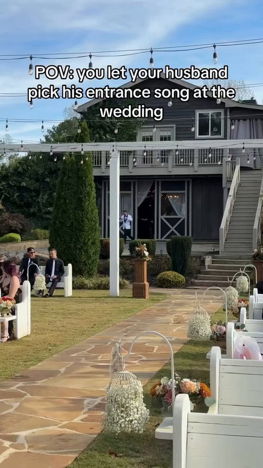 Groom makes his wedding entrance to Lil Wayne’s verse on Drake’s “I’m Goin In.” 😭🤵‍♂️ 